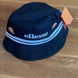 Ellesse Black Bucket Hat with Logo and Stripes